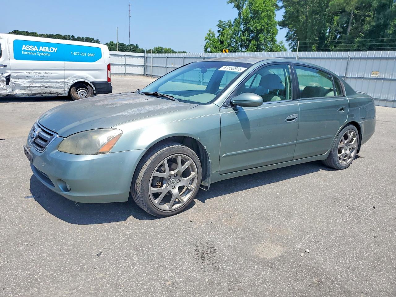 2003 Nissan Altima S, VIN 1N4AL11D93C331493 — Front end
