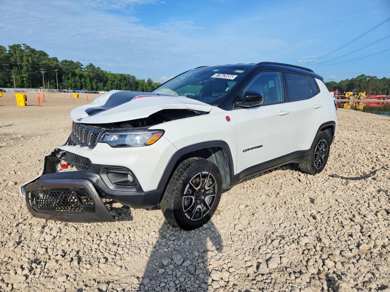 2025 Jeep Compass Trailhawk, VIN 3C4NJDDN3ST551089 — Front end