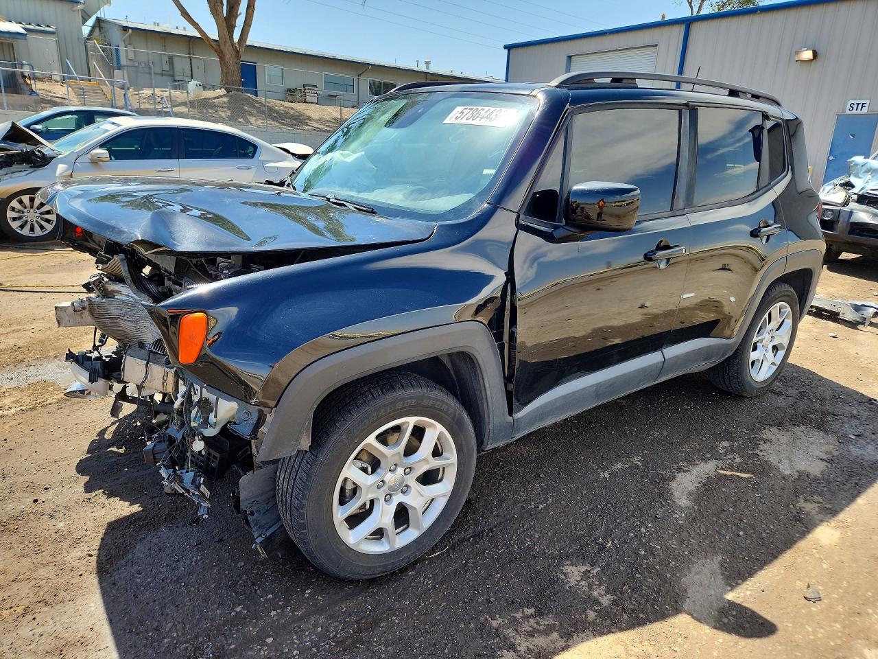 2018 Jeep Renegade Latitude, VIN ZACCJABB9JPH59823 — Перед
