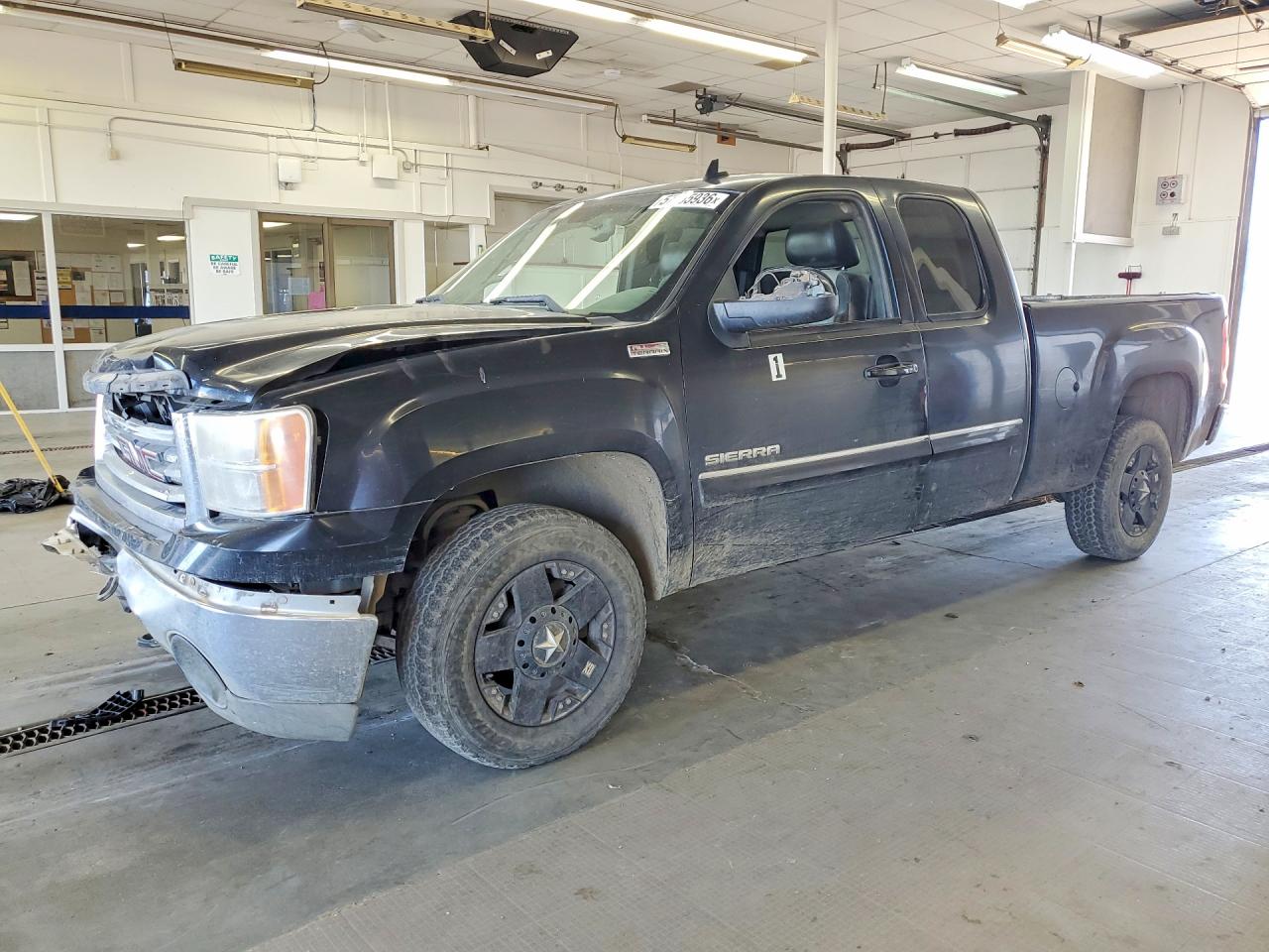 2011 GMC Sierra 1500 SLT, VIN 1GTR2WE33BZ413861 — Front end