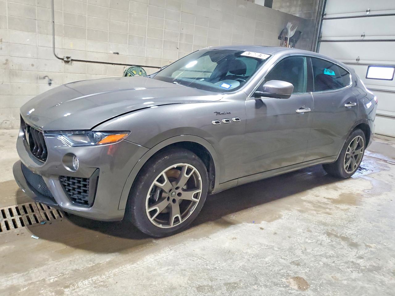 2023 Maserati Levante Modena, VIN ZN661YUM7PX418641 — Front end