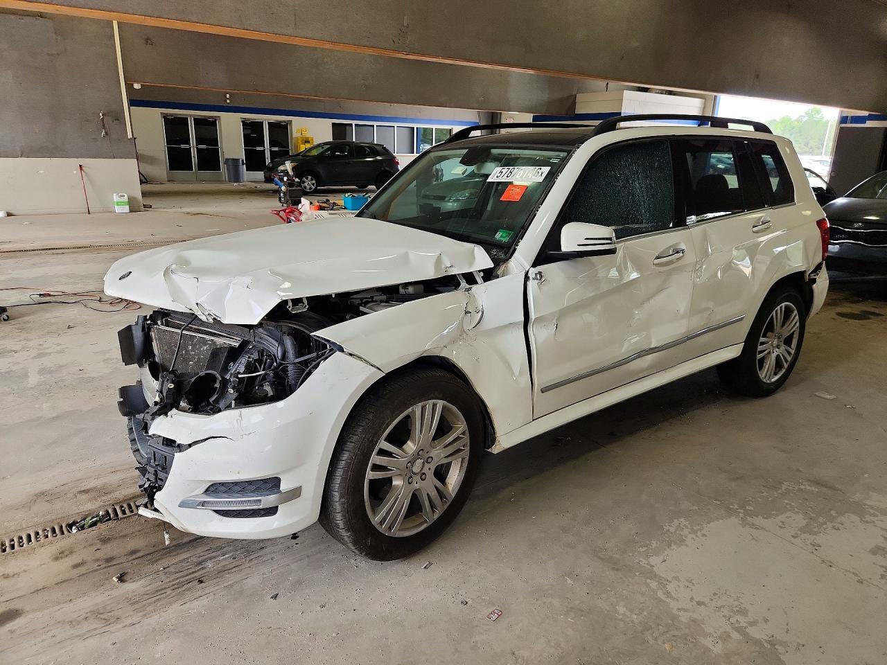 2014 Mercedes-Benz GLK 350, VIN WDCGG8JB2EG310135 — All over