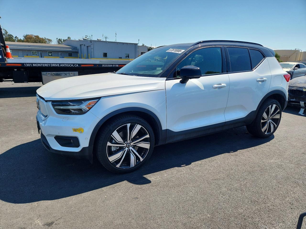 2022 Volvo XC40 Twin Ultimate, VIN YV4ED3UB4N2692361 — Undercarriage