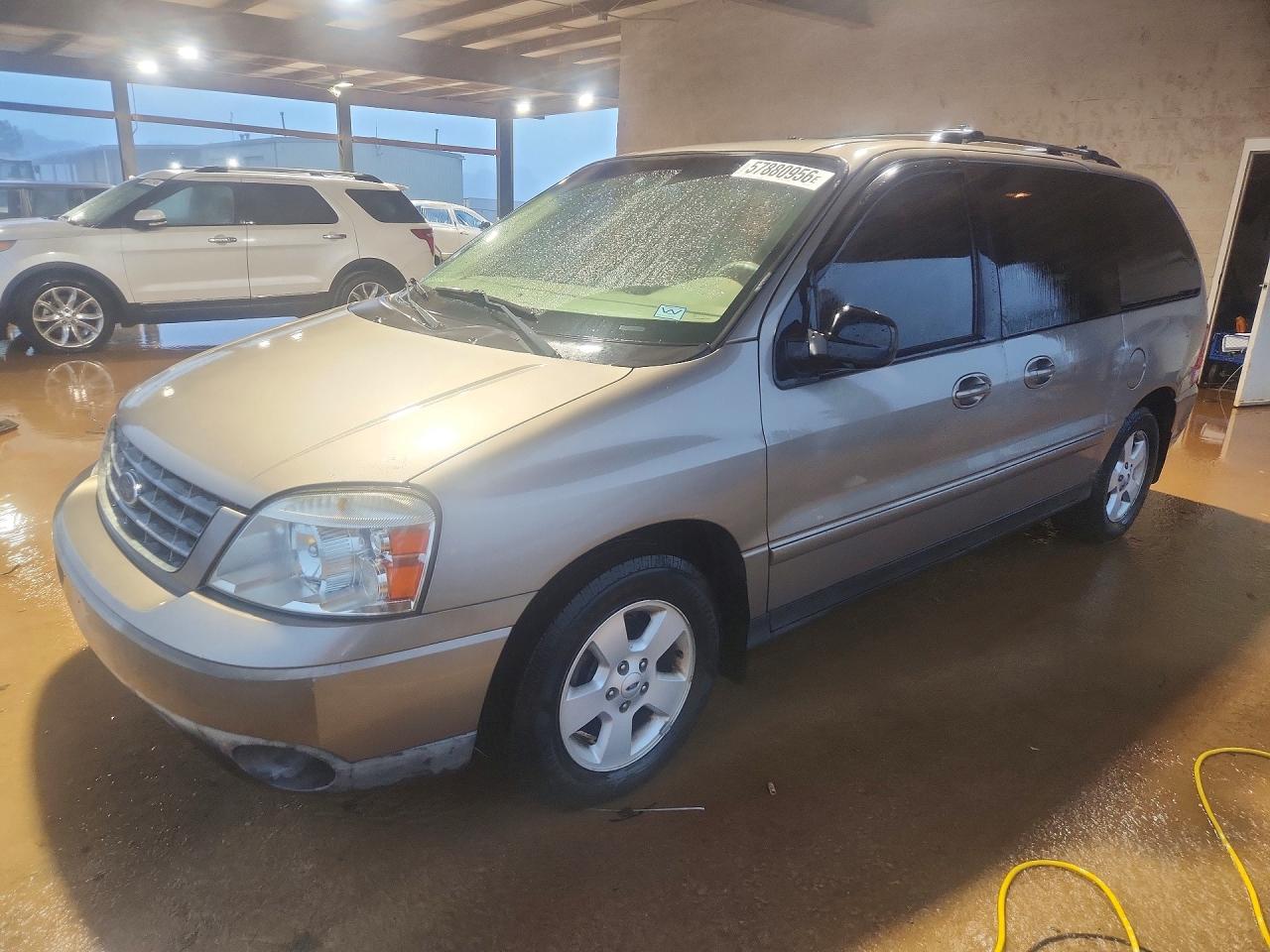 2004 Ford Freestar SES, VIN 2FMZA57664BA49327 — Minor dents and scratches
