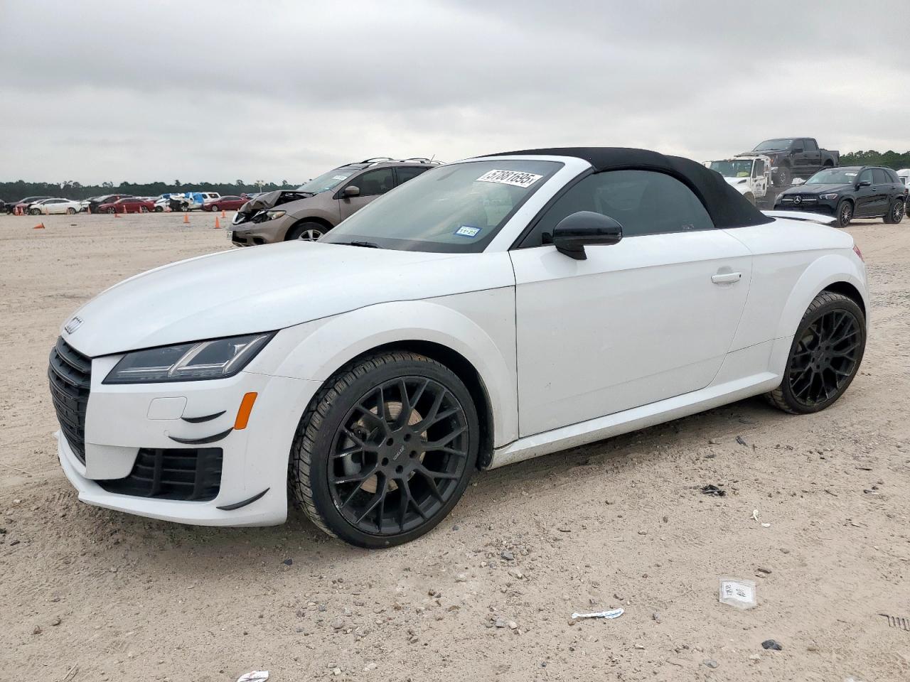 2017 Audi TT Roadster, VIN TRUT5CFV0H1012695 — Днище