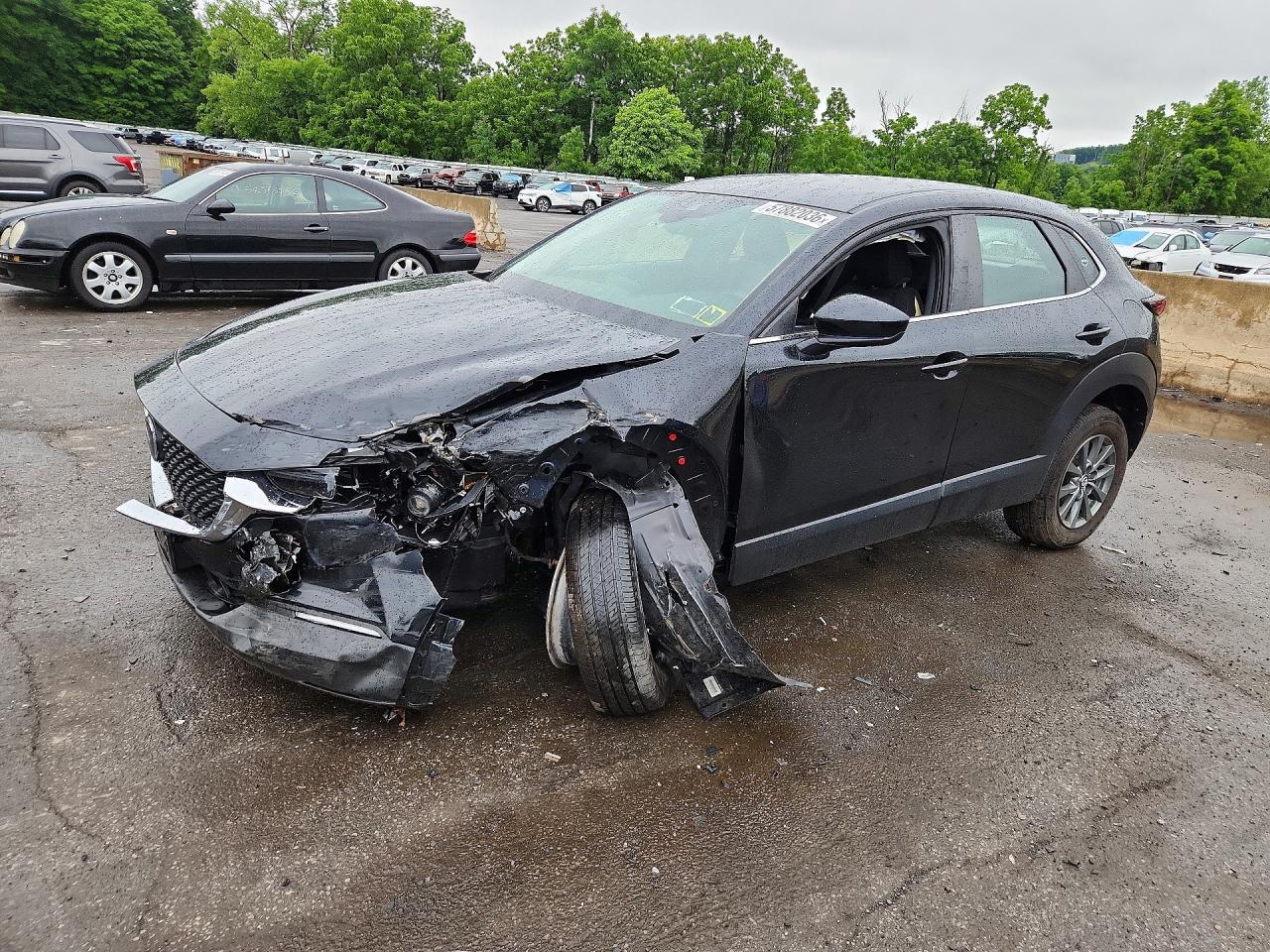 2021 Mazda CX-30 S, VIN 3MVDMBAL7MM248662 — Front end