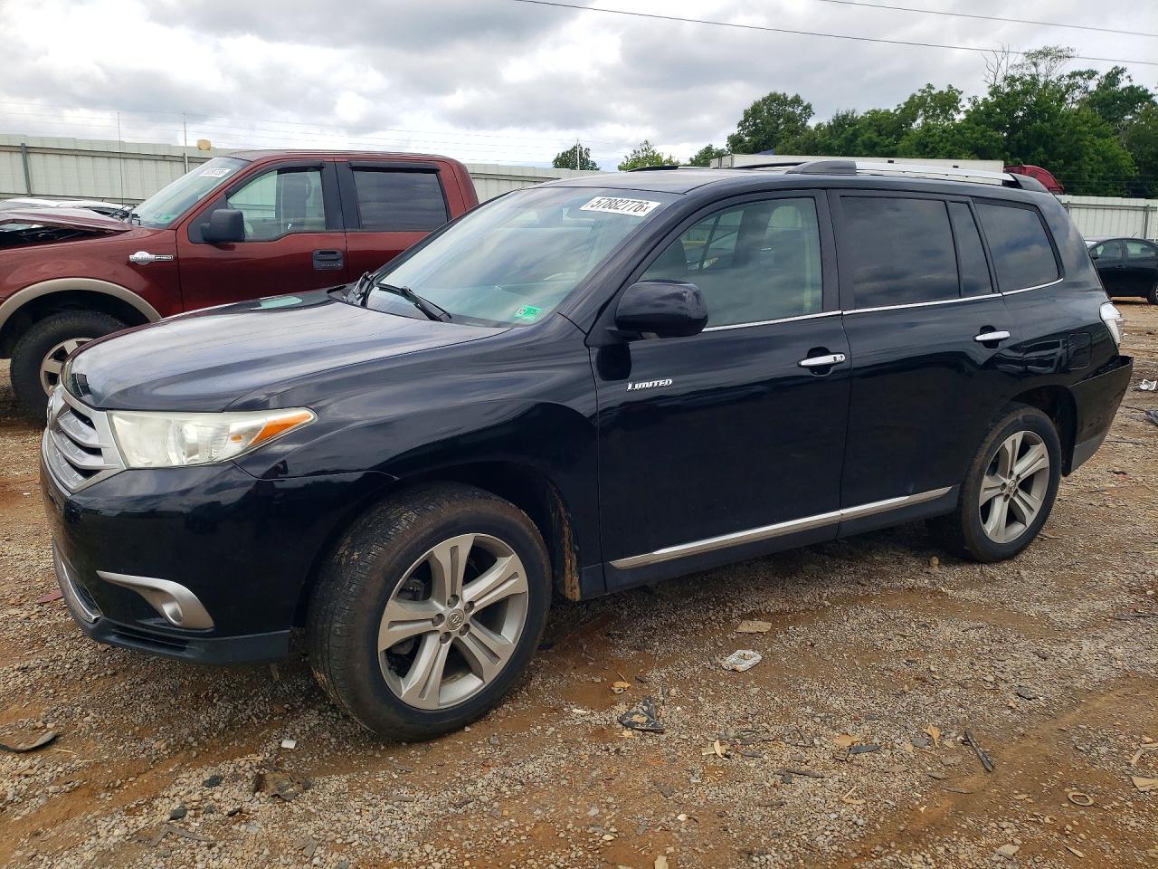 2013 Toyota Highlander Limited, VIN 5TDYK3EH5DS107111 — Rear end