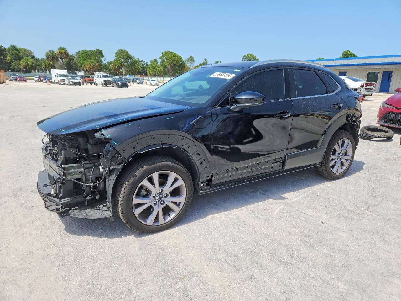 2021 Mazda CX-30 Premium, VIN 3MVDMBDL2MM314417 — Front end