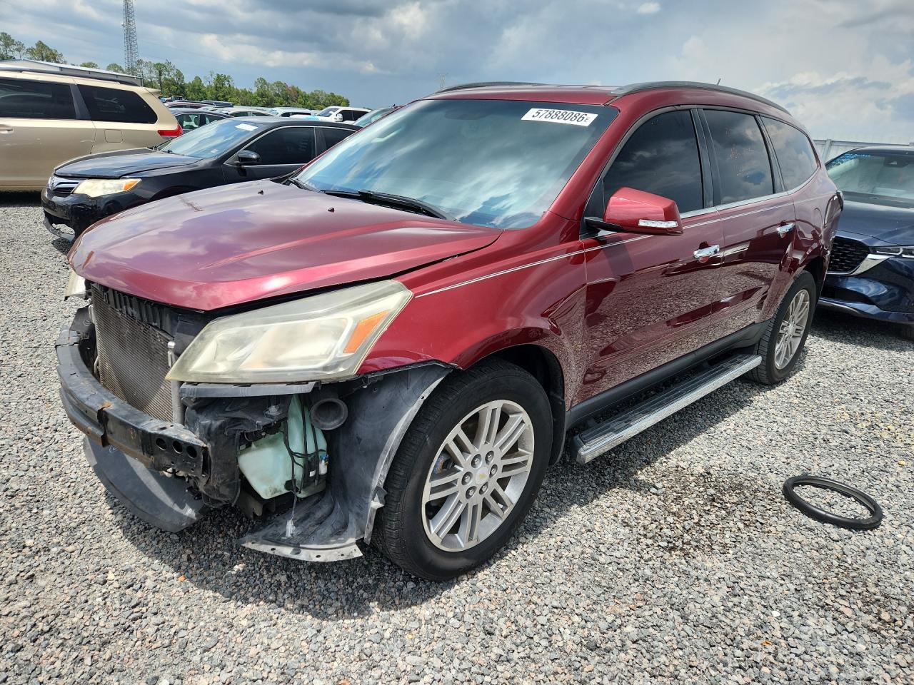 2015 Chevrolet Traverse LT, VIN 1GNKRGKD2FJ343247 — Front end