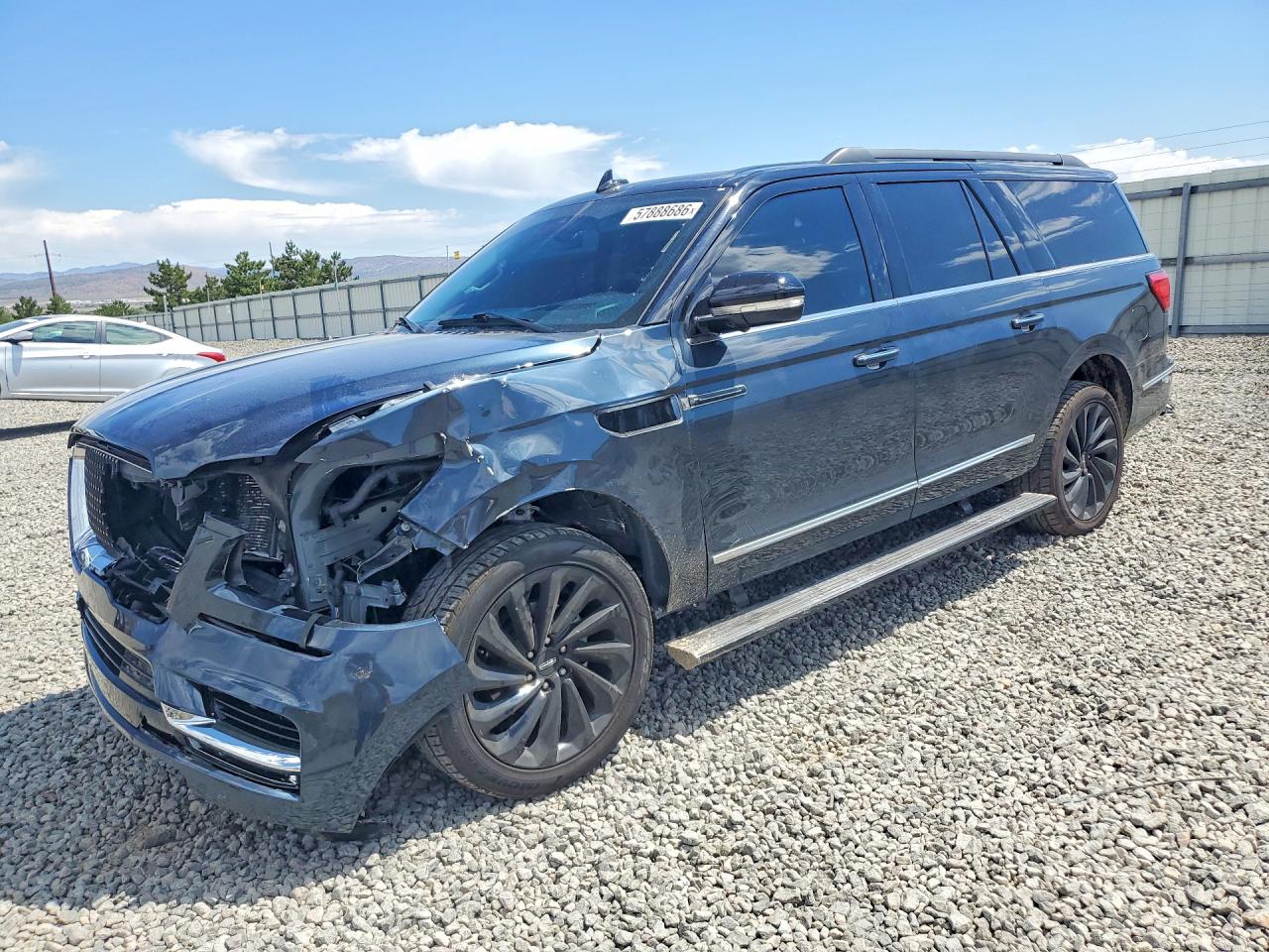 2021 Lincoln Navigator Black Label, VIN 5LMJJ3TT1MEL09745 — Front end