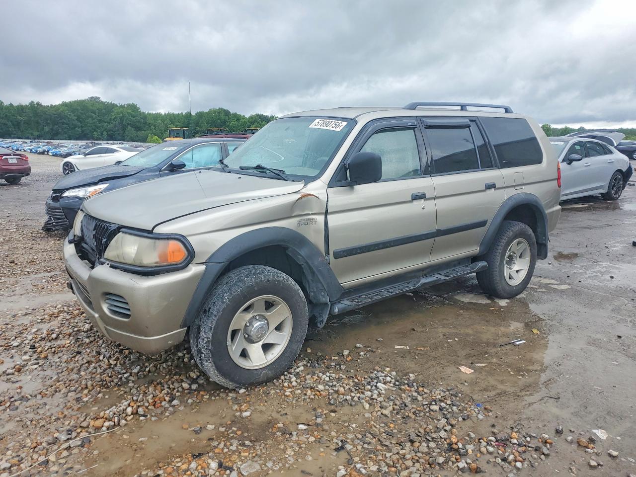 2002 Mitsubishi Montero Sport ES, VIN JA4LS21H72J031132 — Front end