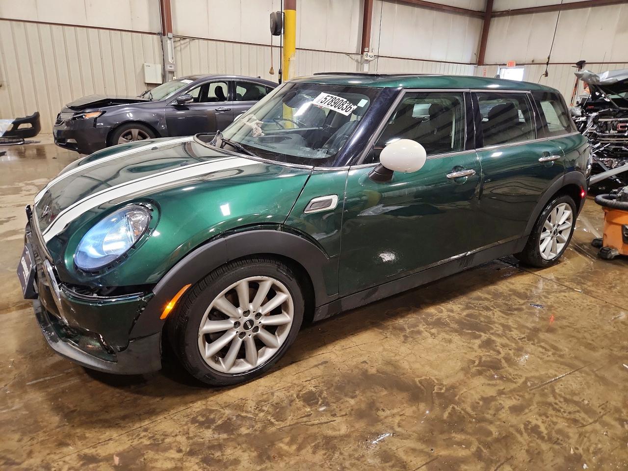 2016 MINI Clubman, VIN WMWLN5C54G2E31006 — Front end