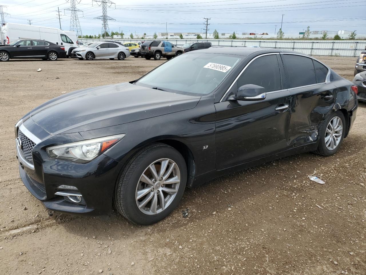 2015 Infiniti Q50 Premium, VIN JN1BV7AR7FM401050 — Side