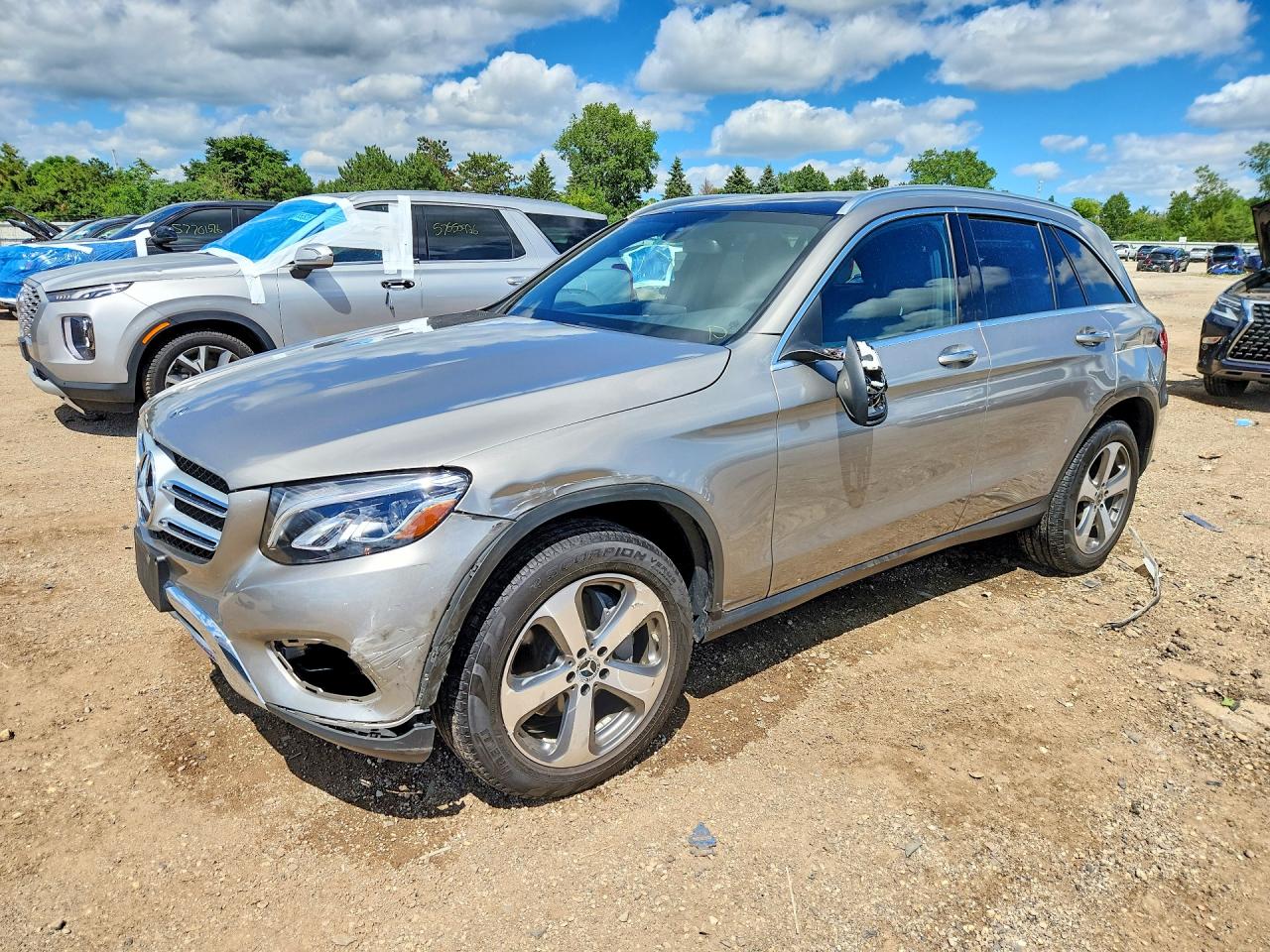 2019 Mercedes-Benz GLC 300, VIN WDC0G4KB3KV193570 — Front end