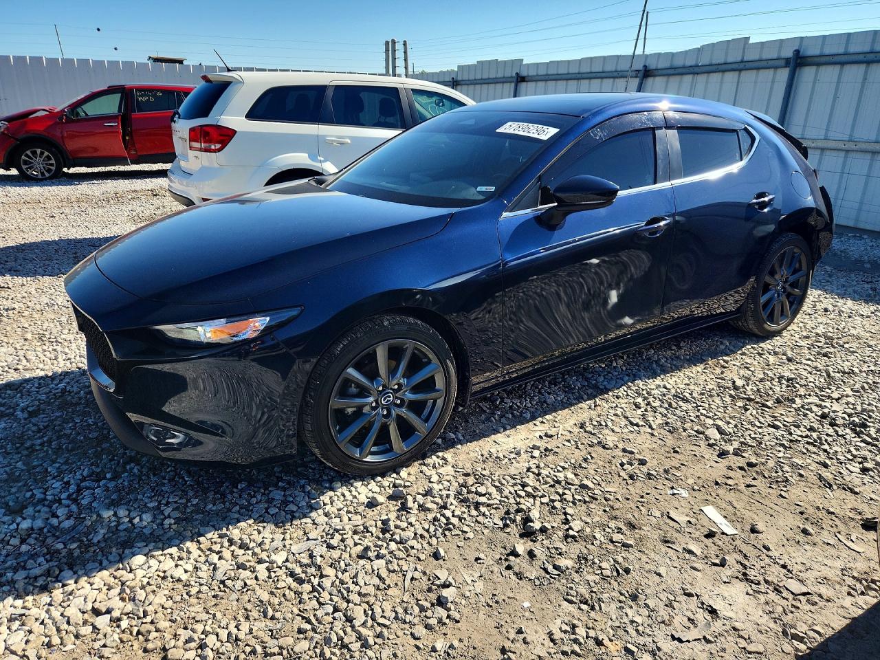 2024 Mazda 3 S Preferred, VIN JM1BPALM2R1716527 — Зад
