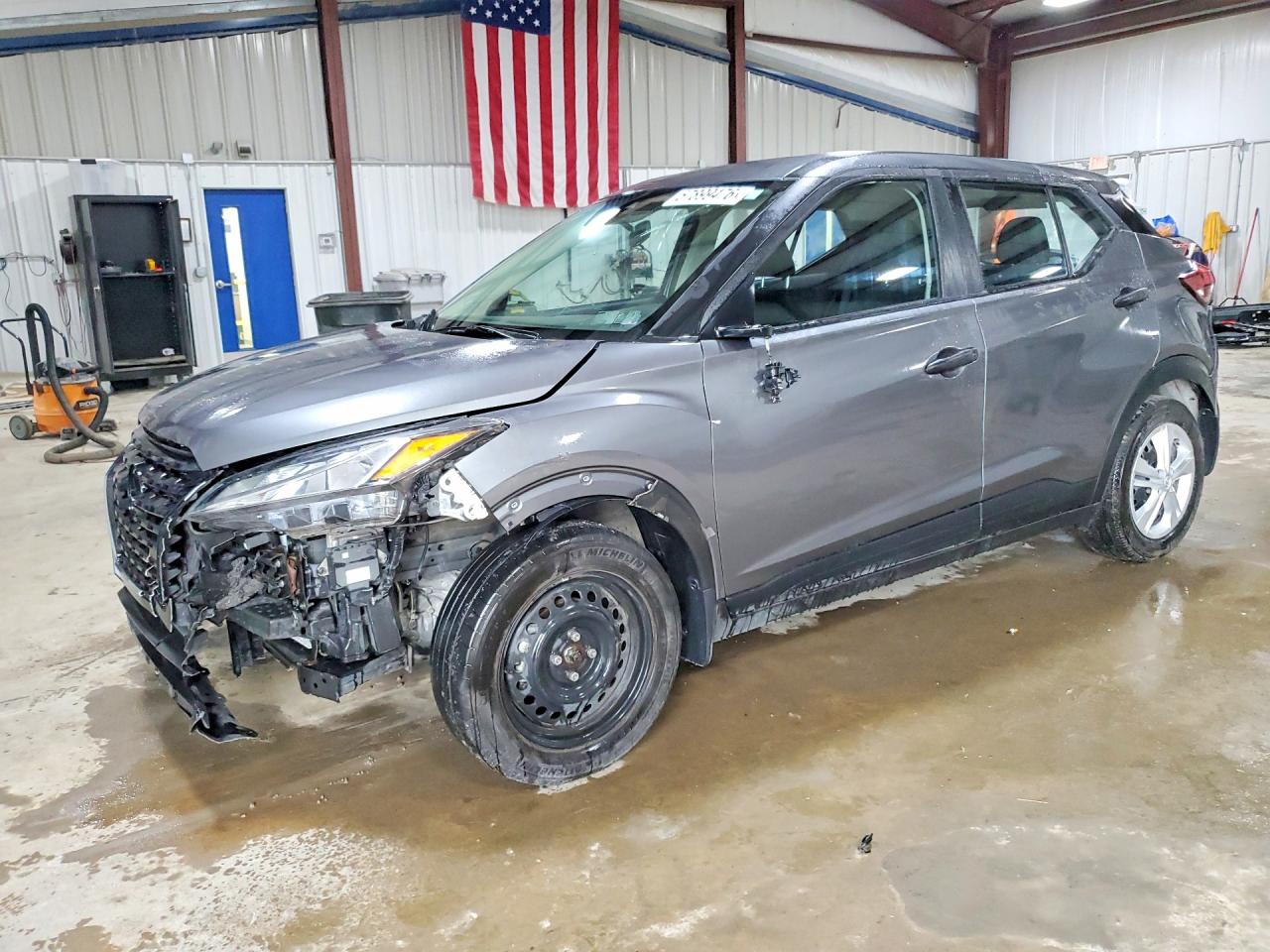 2025 Nissan Kicks Play S, VIN 3N1CP5BV9SL498870 — Front end