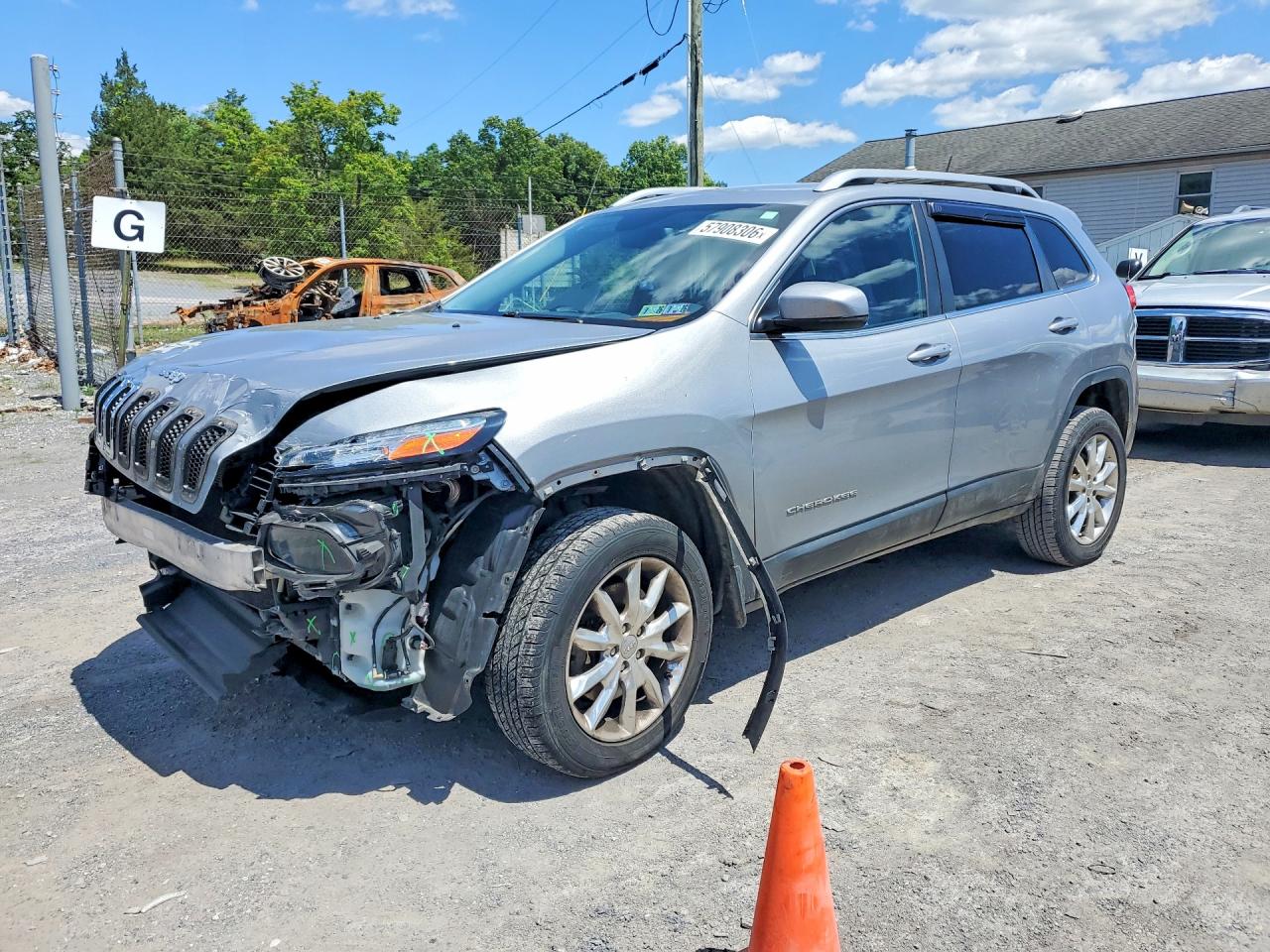 2015 Jeep Cherokee Limited, VIN 1C4PJMDS8FW521455 — Перед