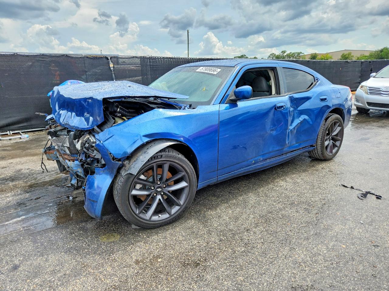 2010 Dodge Charger 3.5L, VIN 2B3CK2CV6AH288728 — Front end