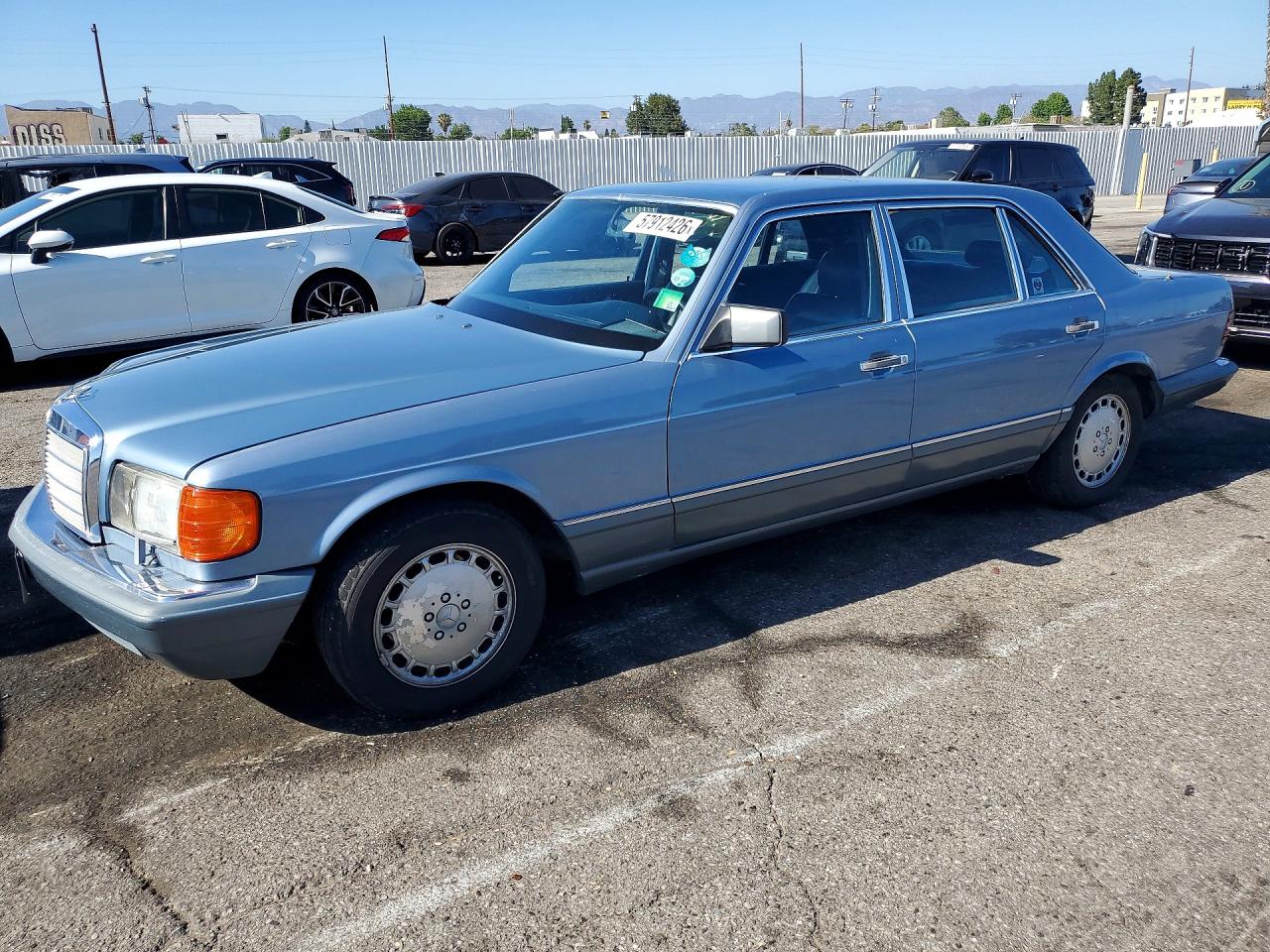 1988 Mercedes-Benz 560, VIN WDBCA39D4JA394579 — Normal wear