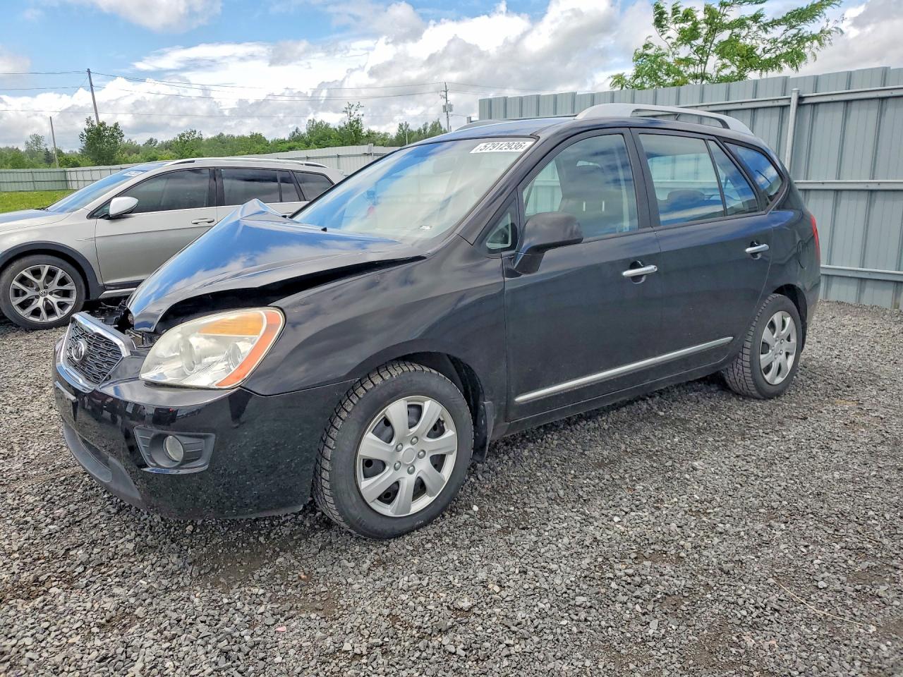 2012 Kia Rondo, VIN KNAHH8A81C7401189 — Front end