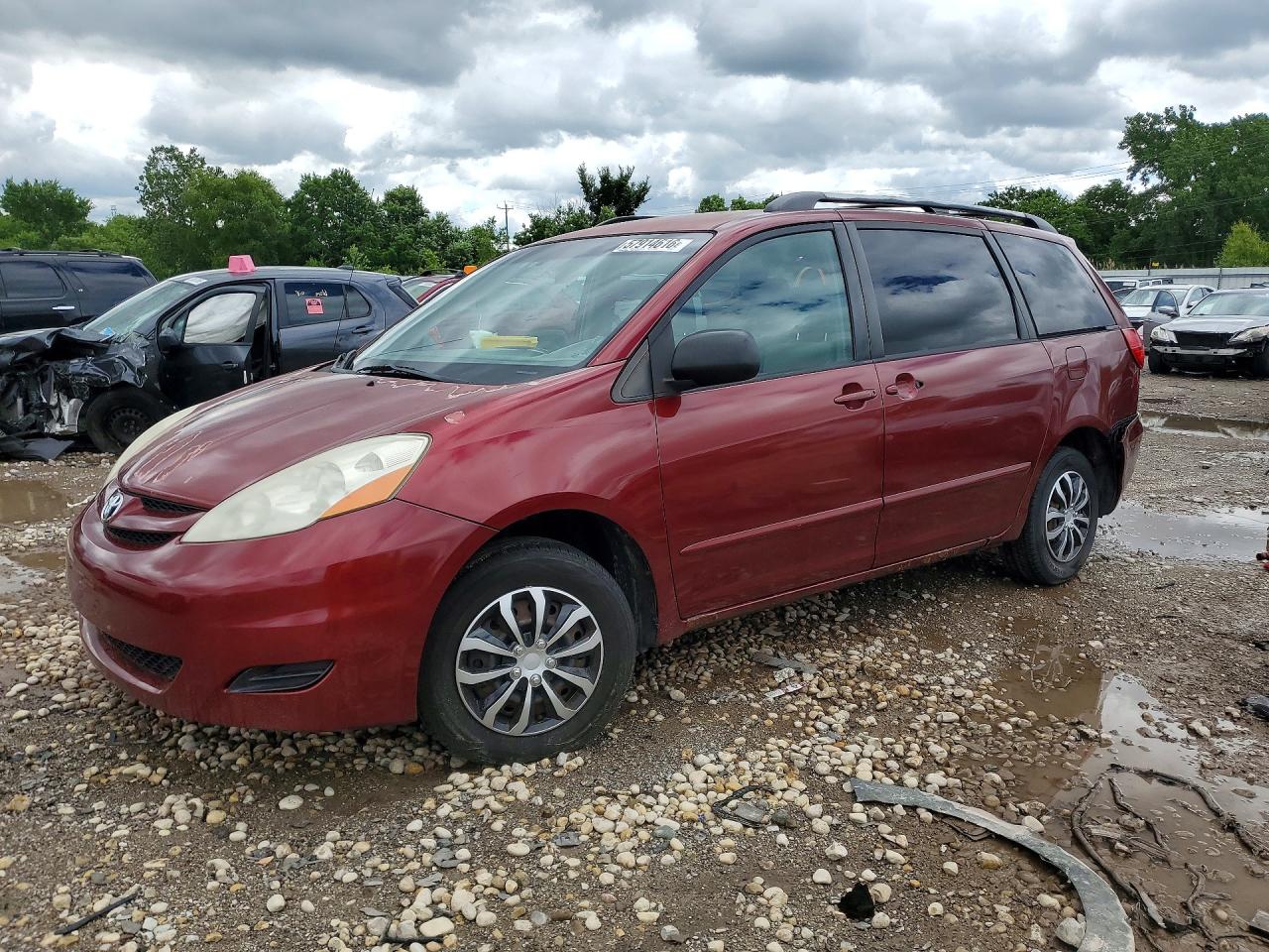 2007 Toyota Sienna LE, VIN 5TDZK23C87S012004 — Rear end