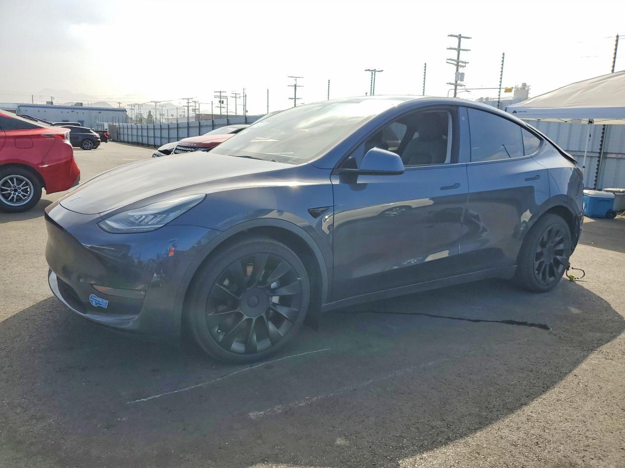 2021 Tesla Model Y Long Range, VIN 5YJYGDEE6MF094550 — Rear end