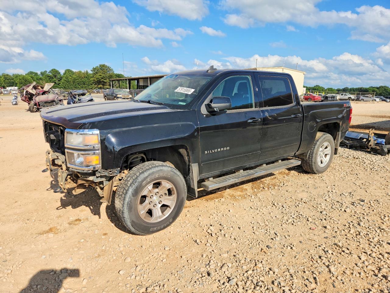 2015 Chevrolet Silverado 1500 LT, VIN 3GCUKREC1FG526581 — Front end