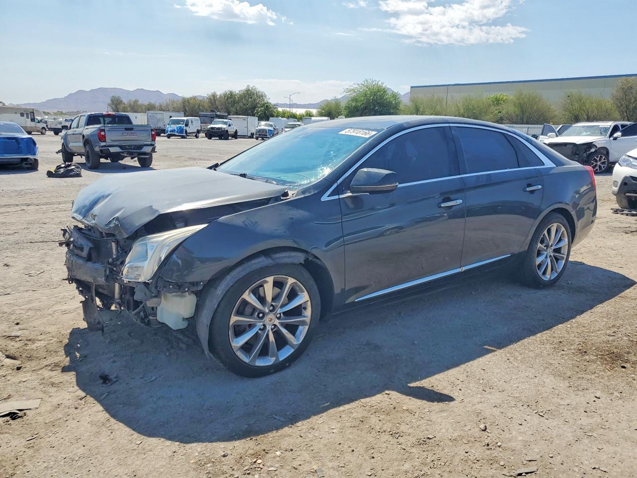 2013 Cadillac XTS Luxury, VIN 2G61P5S34D9102680 — Front end