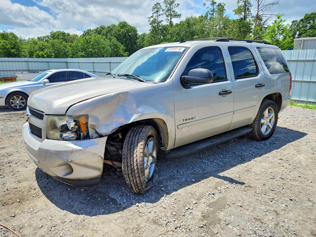 2007 Chevrolet Tahoe LS, VIN 1GNFC13J87R151130 — Перед
