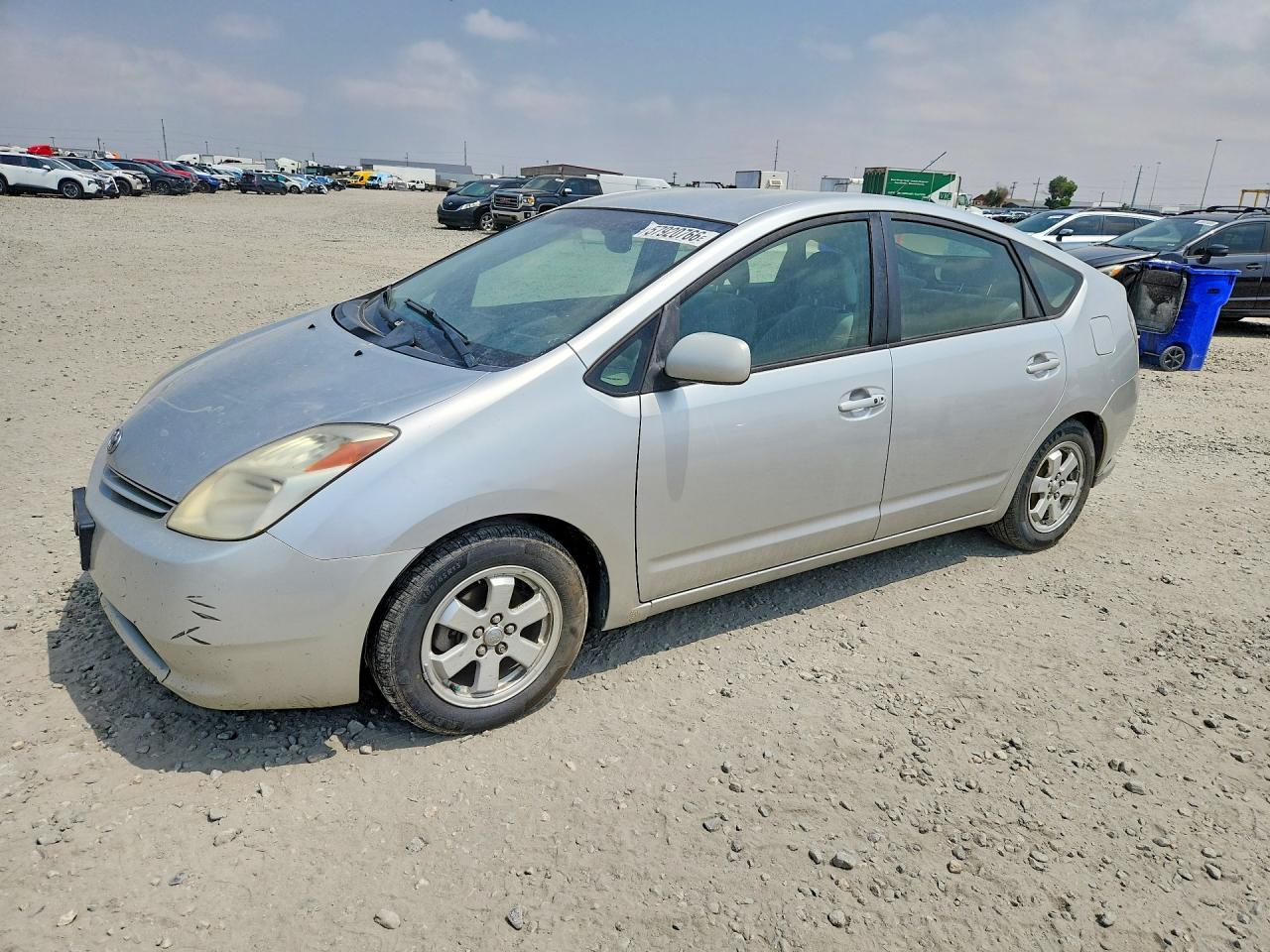 2005 Toyota Prius, VIN JTDKB20U657050594 — Front end