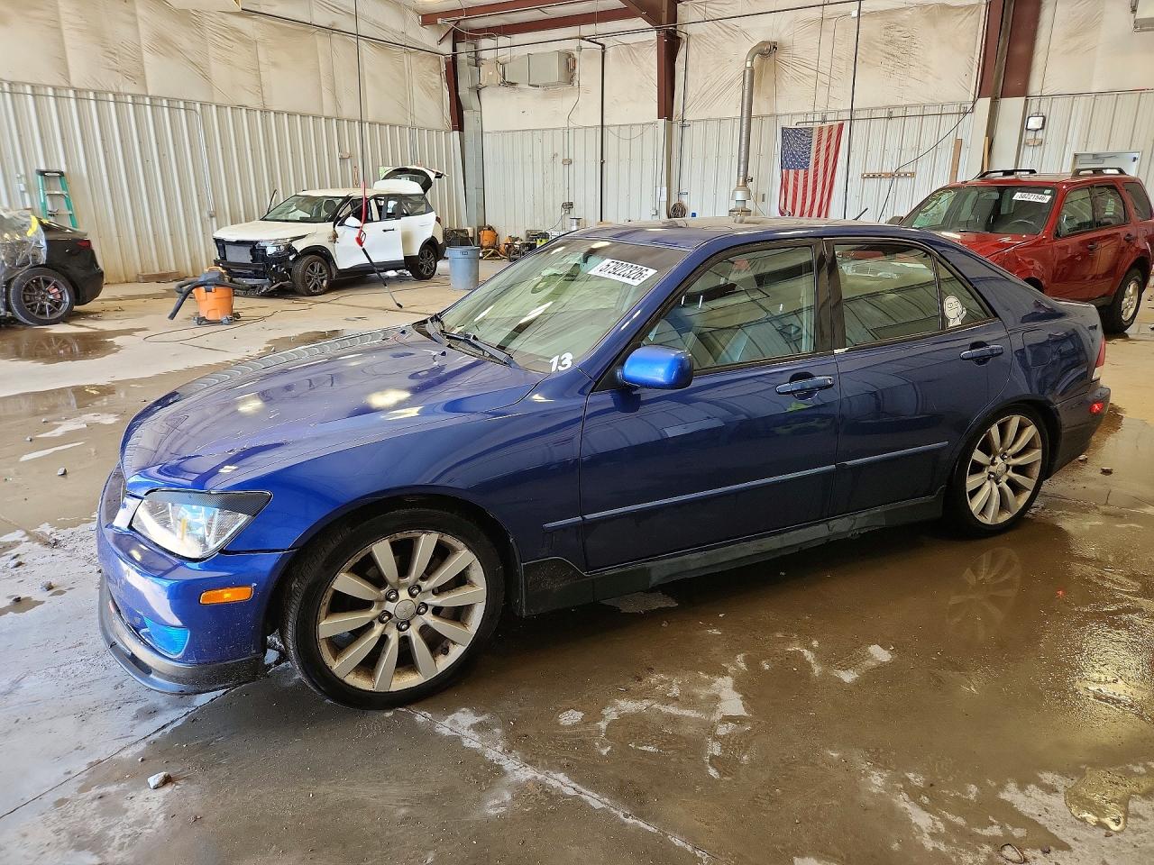 2002 Lexus IS 300/350, VIN JTHBD192820048712 — Бок