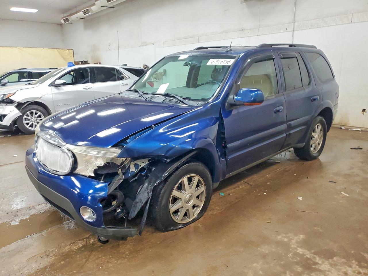 2004 Buick Rainier CXL, VIN 5GADT13S642221030 — Front end