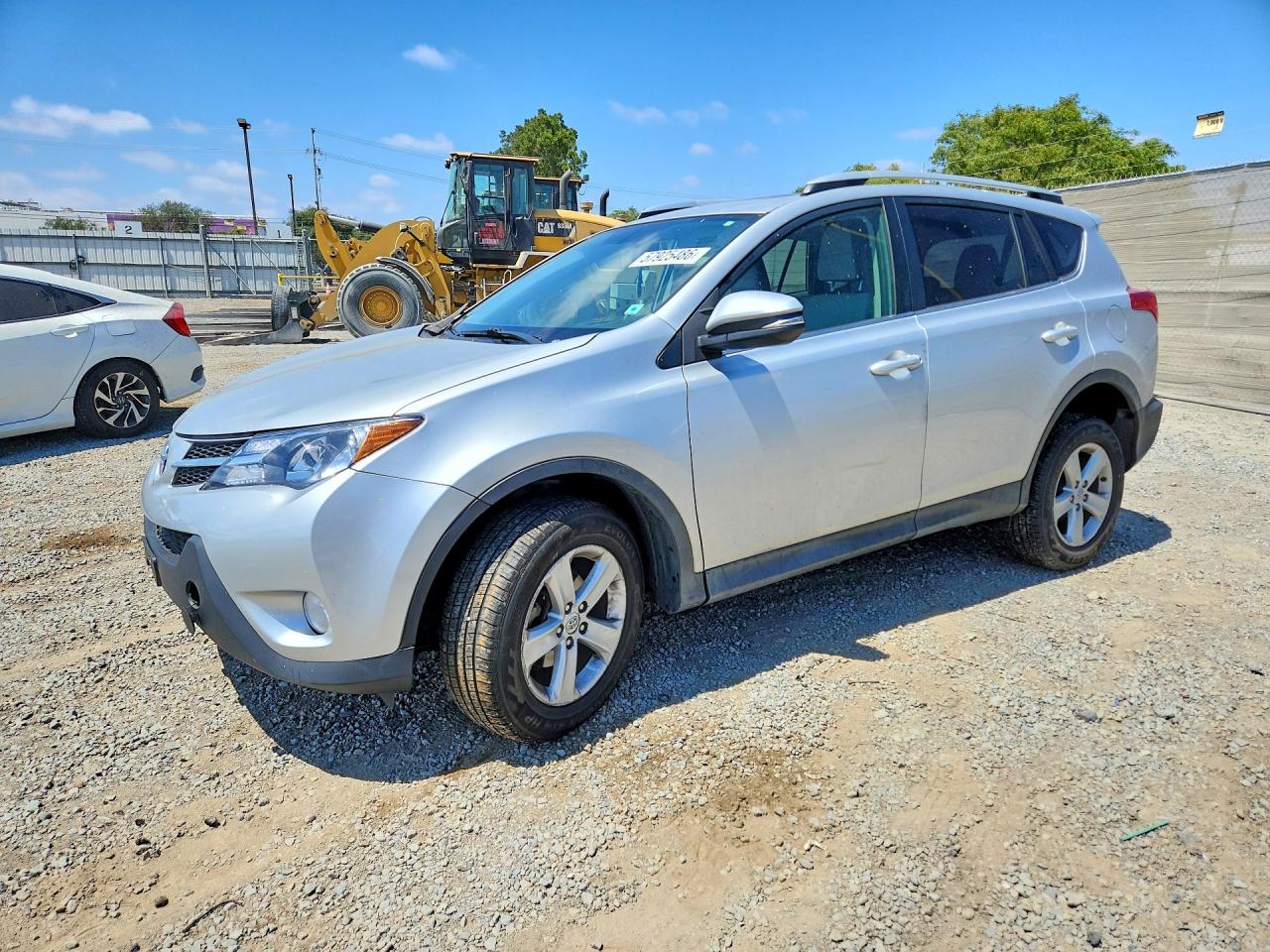 2013 Toyota RAV4 XLE, VIN 2T3RFREV4DW069371 — Front end