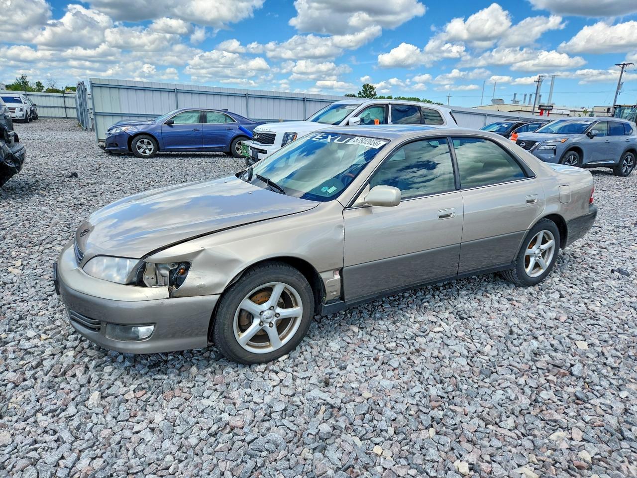 2000 Lexus ES 300, VIN JT8BF28G2Y0274718 — Front end