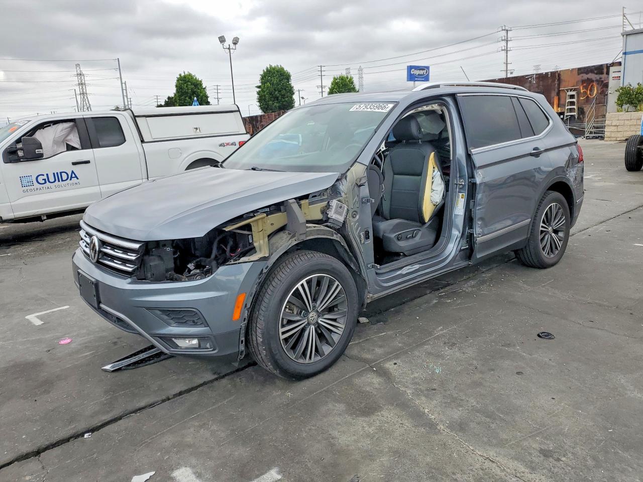 2019 Volkswagen Tiguan SE, VIN 3VV3B7AXXKM065063 — Side