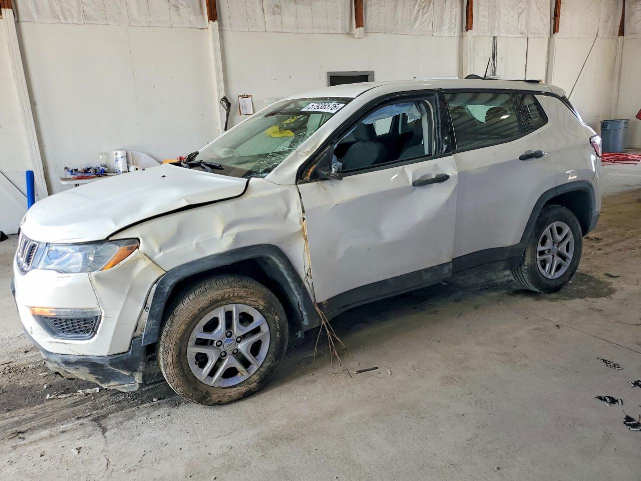 2020 Jeep Compass Sport, VIN 3C4NJDABXLT123063 — Front end
