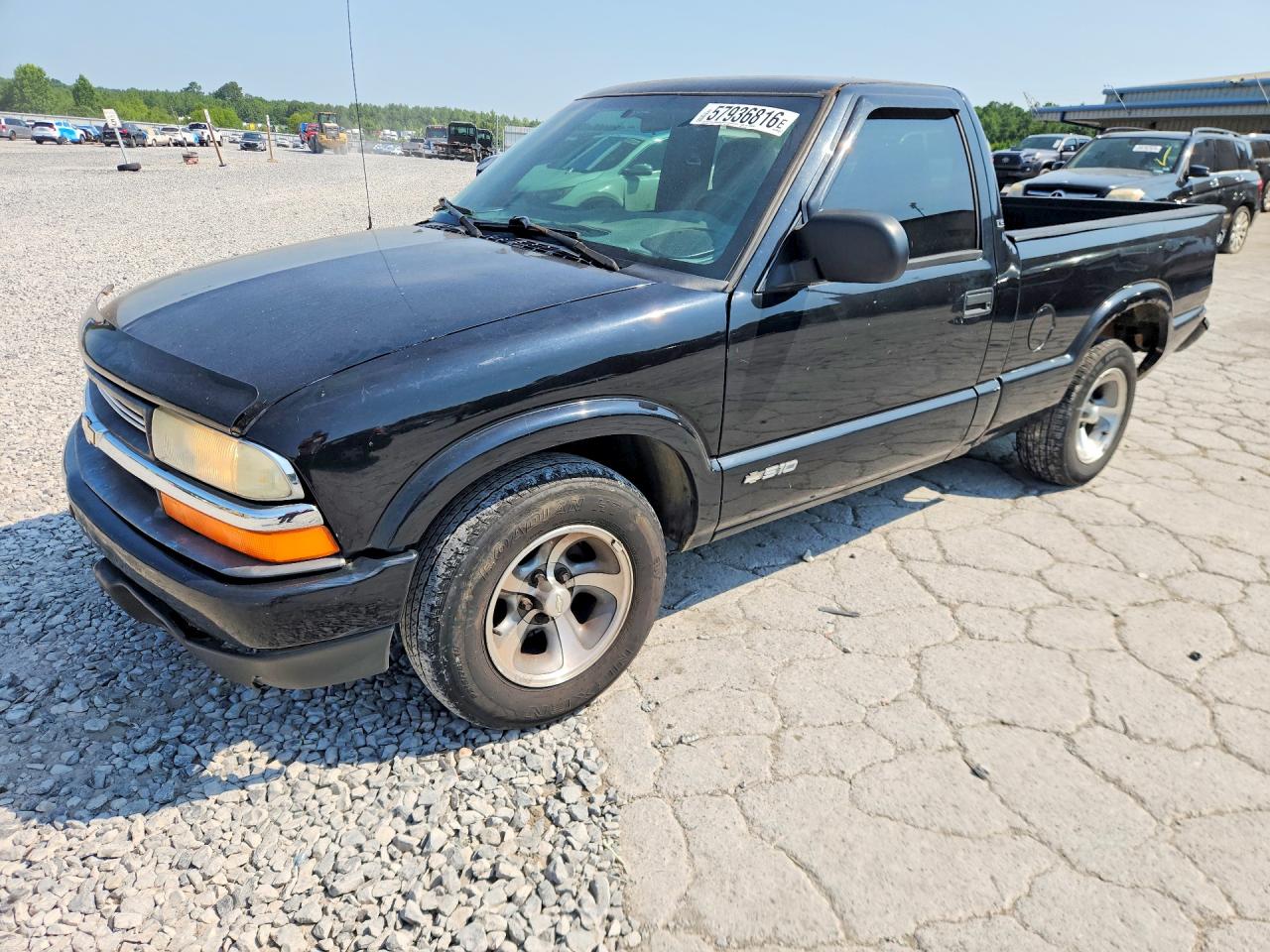 2002 Chevrolet S-10 LS, VIN 1GCCS145228147816 — Rear end
