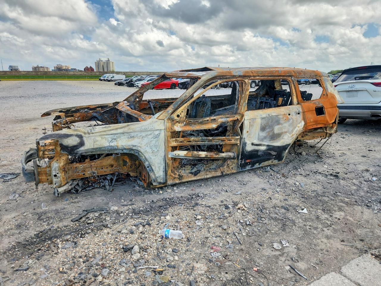 2025 Jeep Grand Cherokee Altitude X, VIN 1C4RJJAG8S8784759 — Burn