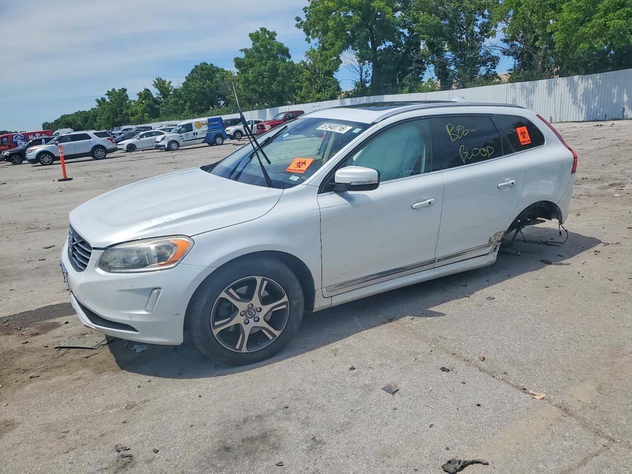 2015 Volvo XC60 T6, VIN YV4902RK6F2720386 — Rear end