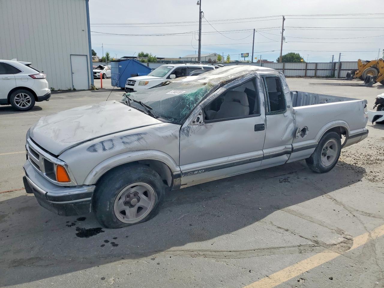1996 Chevrolet S-10 LS, VIN 1GCCS1941T8151812 — Rollover