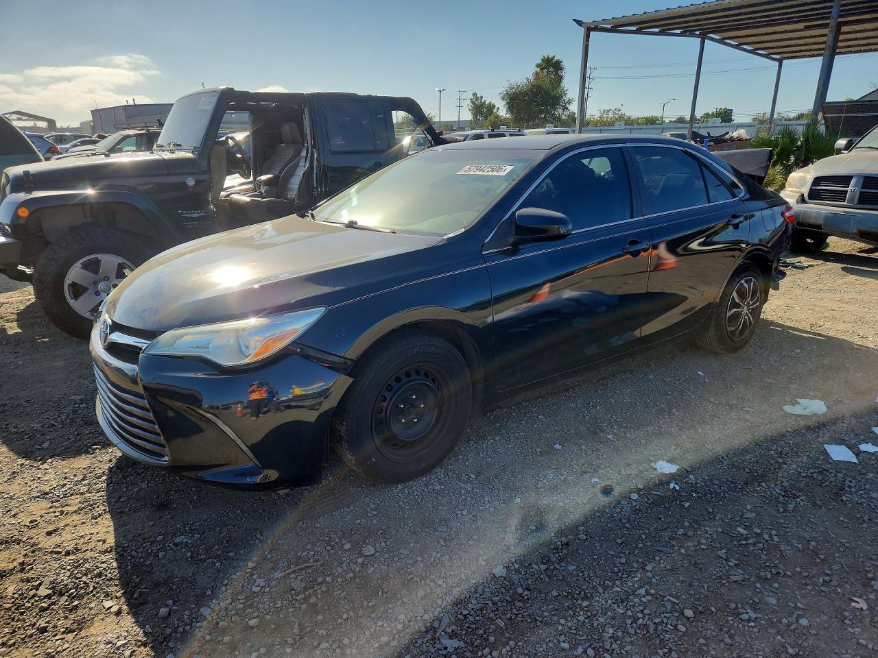 2015 Toyota Camry SE, VIN 4T1BF1FKXFU005242 — Зад