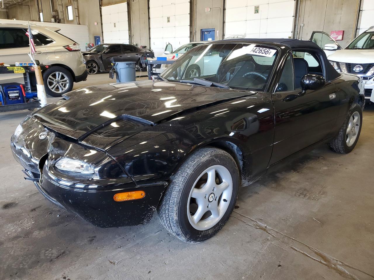 1997 Mazda MX-5 Miata, VIN JM1NA3533V0721590 — Front end