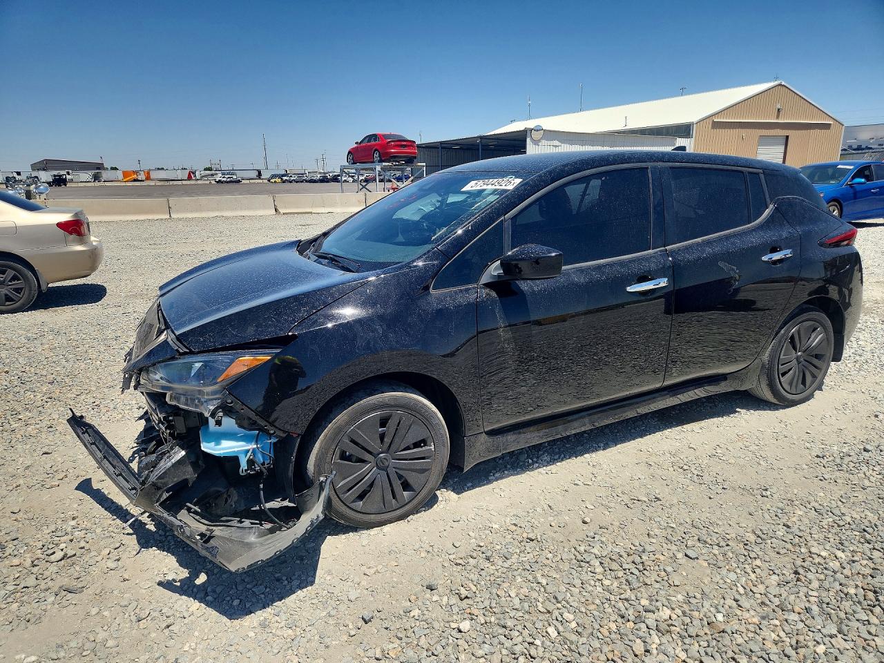 2025 Nissan LEAF S, VIN 1N4AZ1BV2SC561137 — Перед