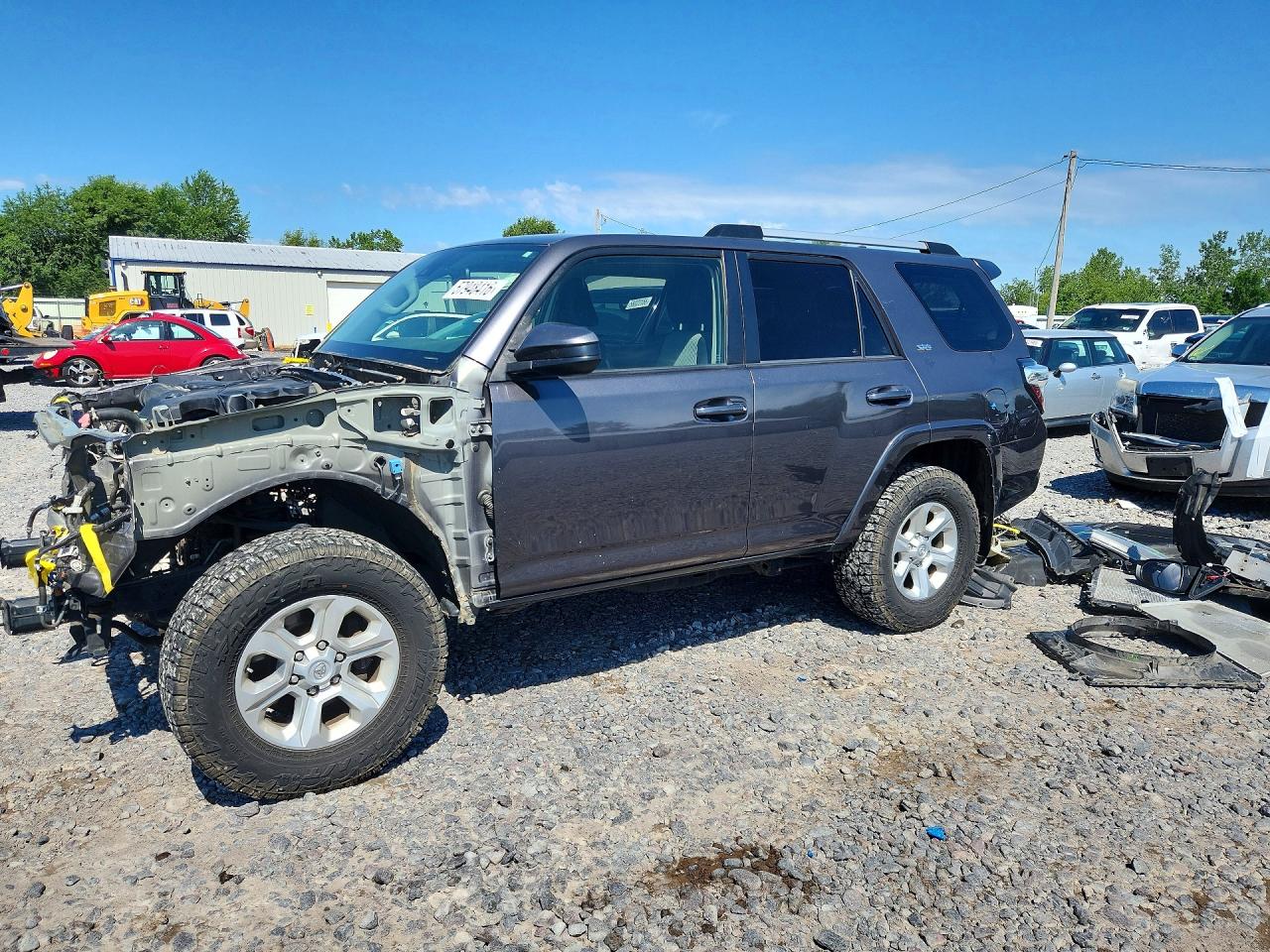 2021 Toyota 4Runner SR5, VIN JTEMU5JR0M5948144 — Front end