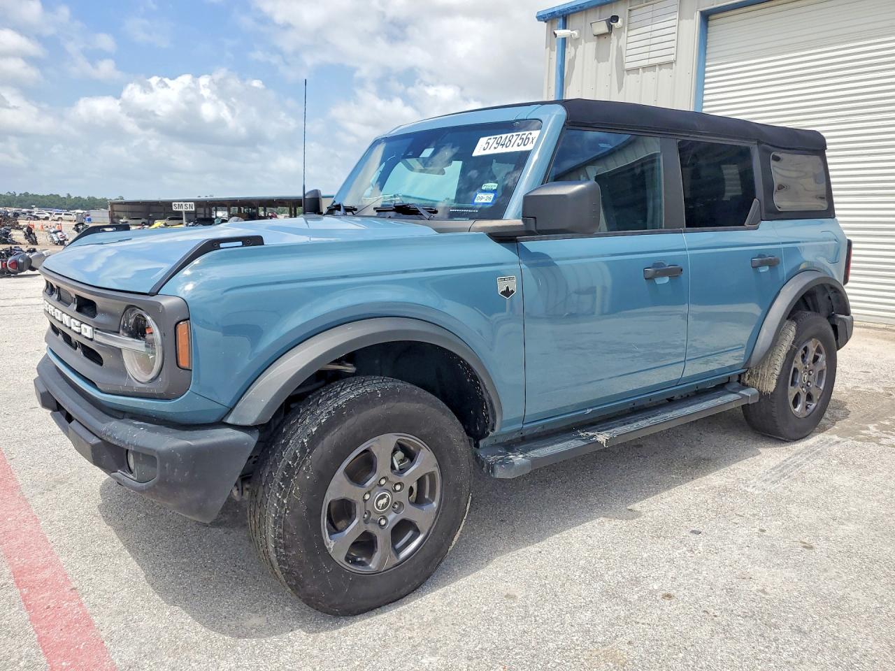 2023 Ford Bronco, VIN 1FMEE5BP2PLC00154 — Side