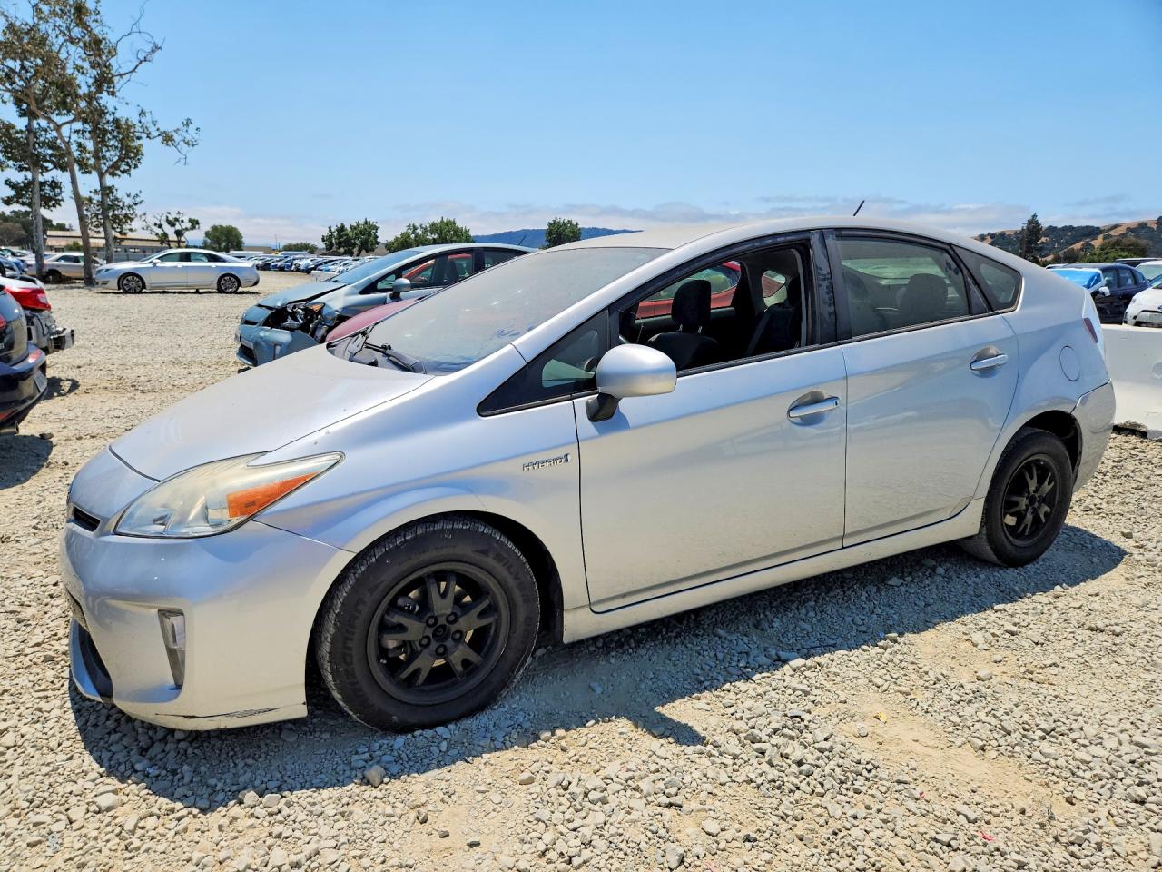 2015 Toyota Prius Two, VIN JTDKN3DU1F0399678 — Front end