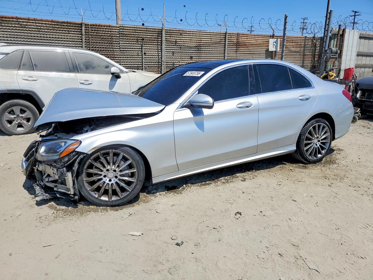 2015 Mercedes-Benz C 300, VIN 55SWF4KB7FU012606 — Front end