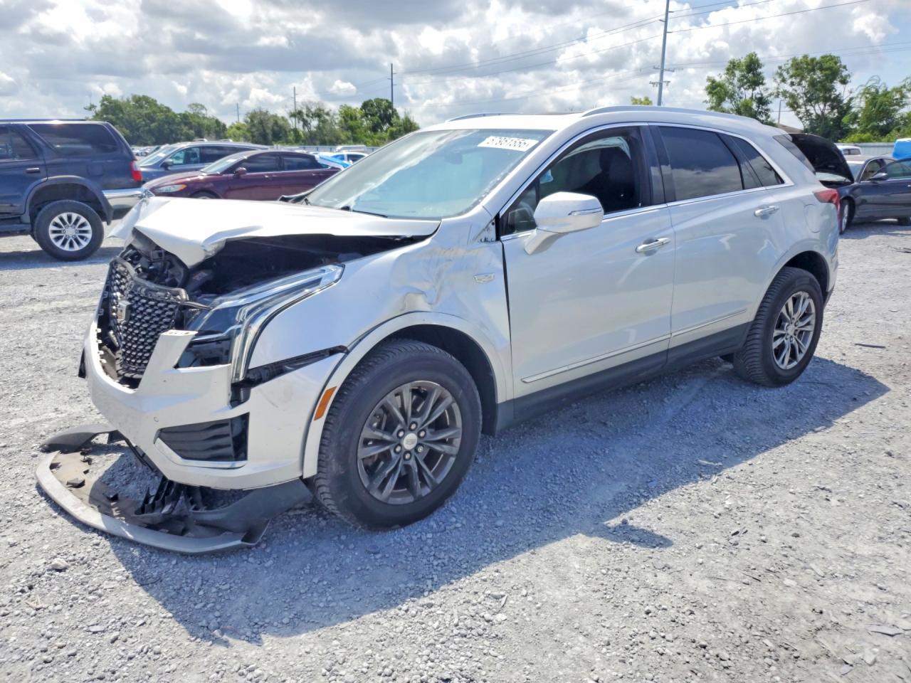 2020 Cadillac XT5 Premium Luxury FWD, VIN 1GYKNCRS8LZ112295 — Перед
