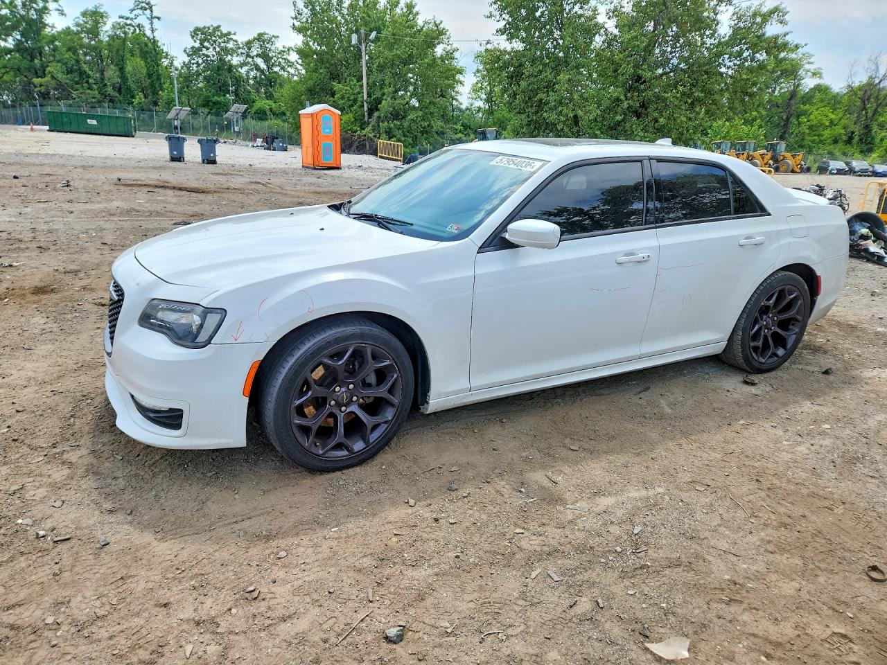 2020 Chrysler 300 S, VIN 2C3CCABT8LH187221 — Фото с аукциона 1 of 4