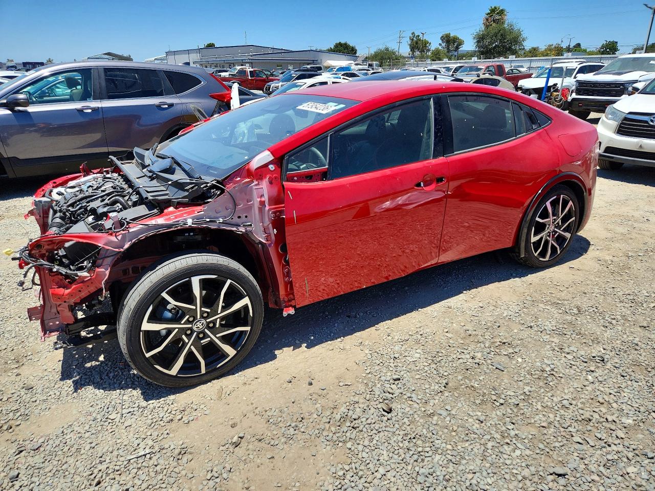2026 Toyota Prius SE, VIN JTDACACU4T3055554 — Front end